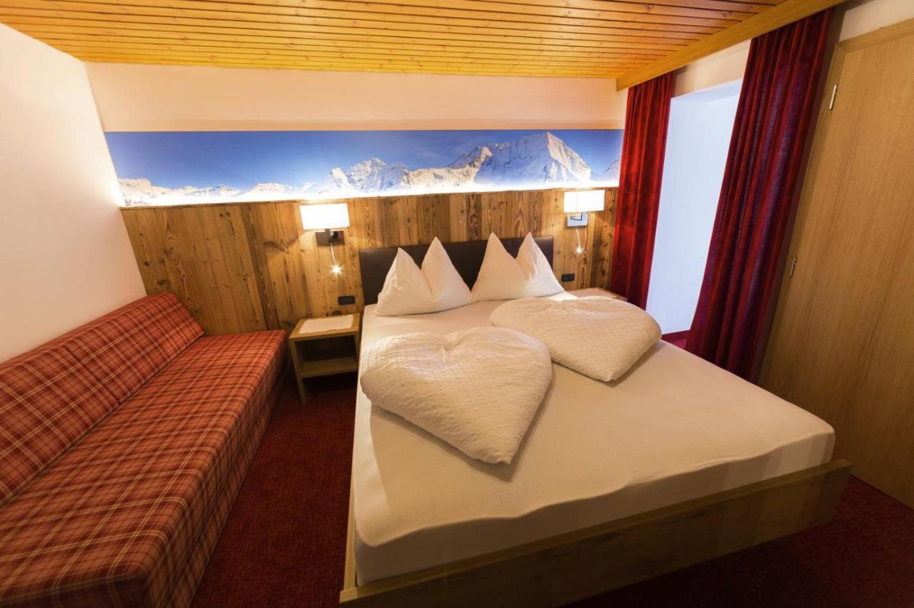 Pichlerhof Hotell Riva di Tures Exteriör bild