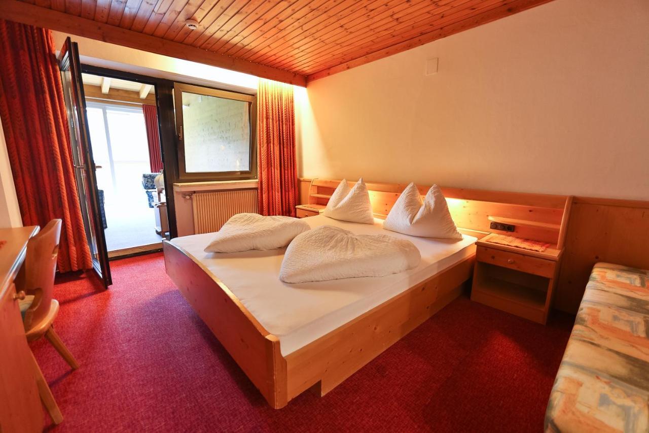 Pichlerhof Hotell Riva di Tures Exteriör bild