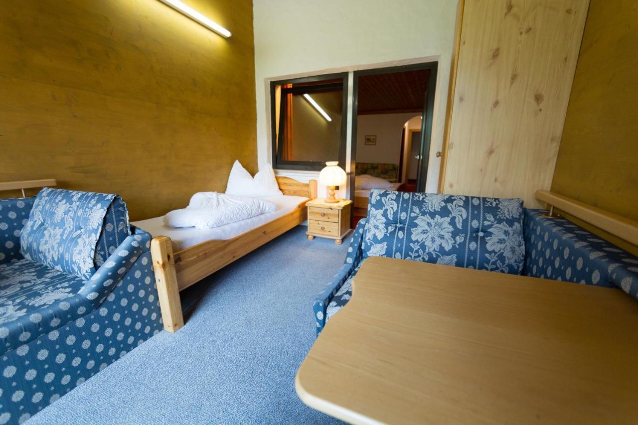 Pichlerhof Hotell Riva di Tures Exteriör bild